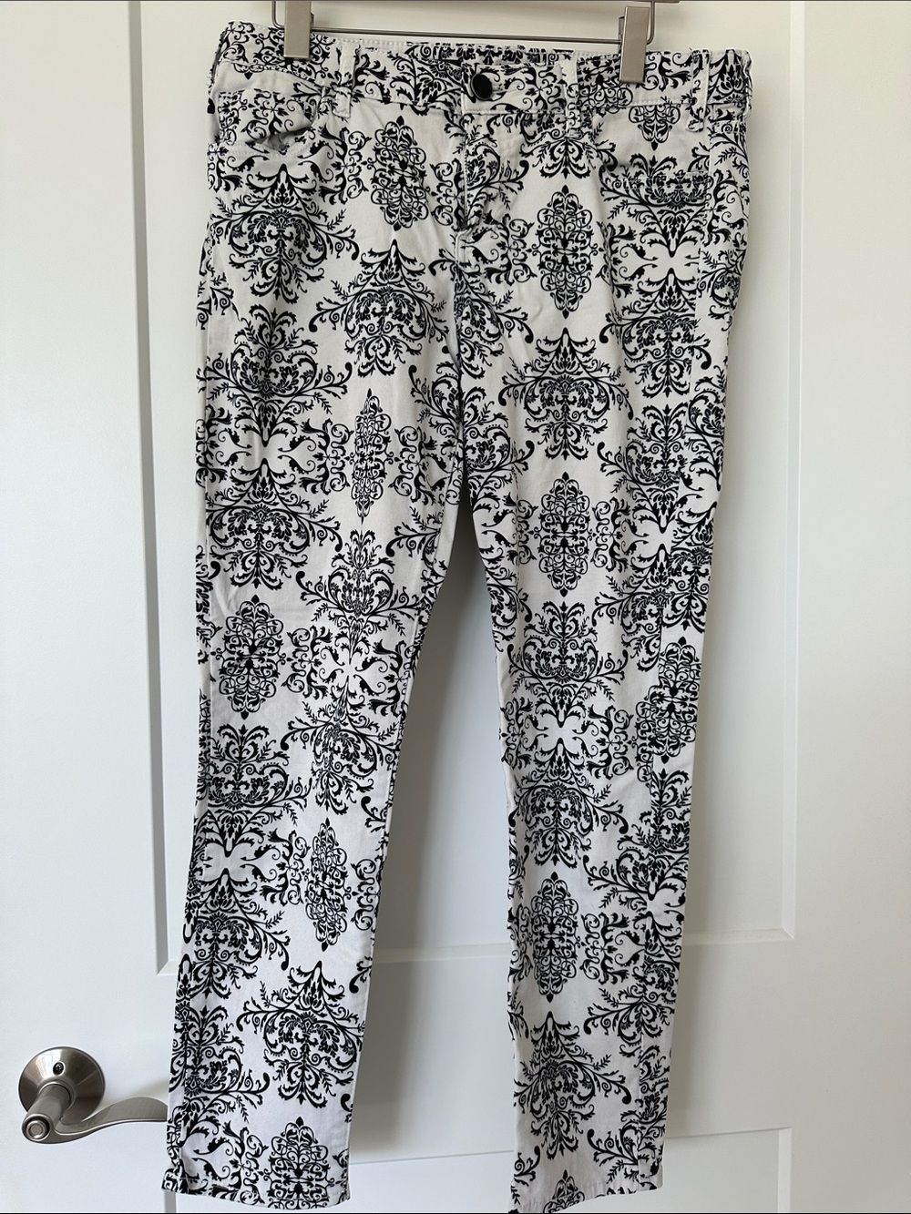 Kut from the Kloth Black and White Damask Print Pants